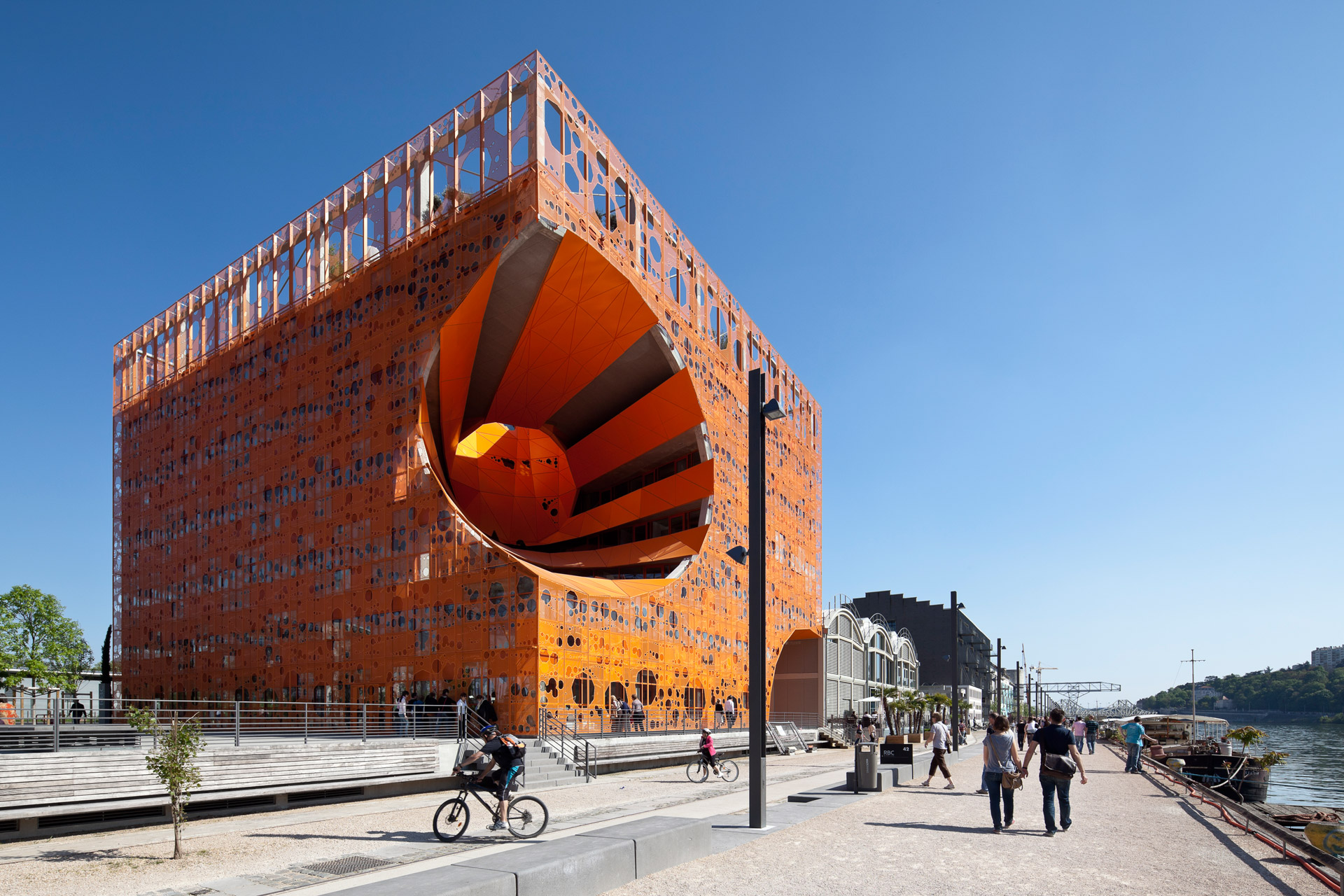 Le Cube Orange à la Confluence © www.b-rob.com / Jakob + MacFarlane architectes