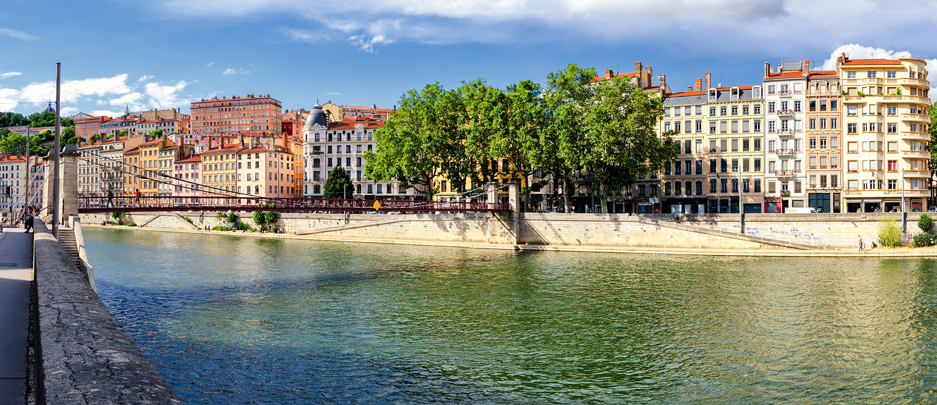 Quais de Saône côté Croix-Rousse © Marco Saracco / Shutterstock 466120025