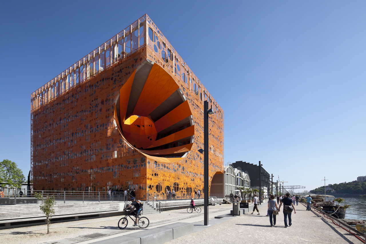 The Orange Cube in the Confluence district ©Brice Robert