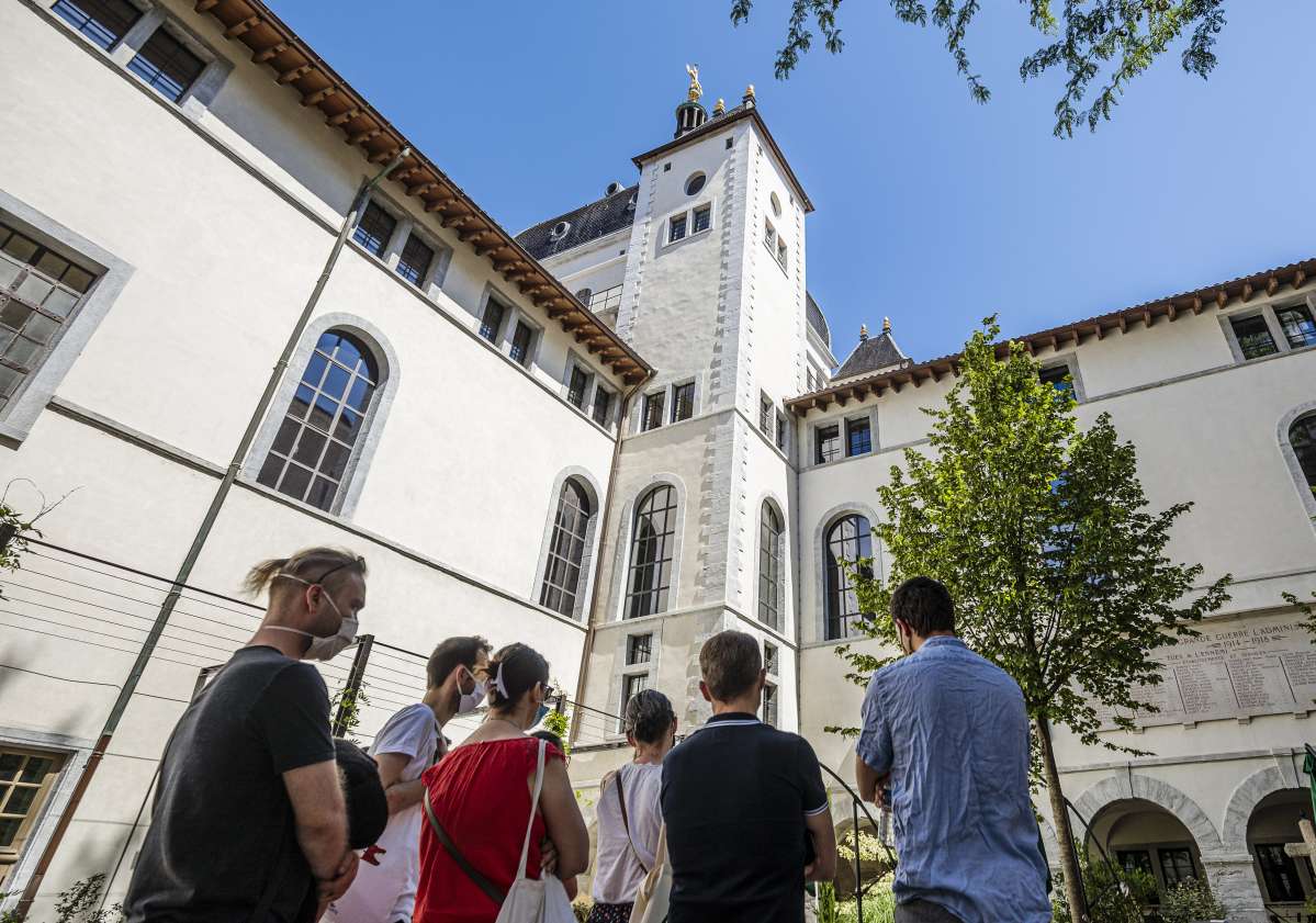Visite guid&eacute;e du Grand H&ocirc;tel-Dieu &copy; www.b-rob.com