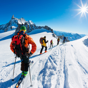 ski de randonnée à Chamonix © Roberto Caucino / Shutterstock 398017603